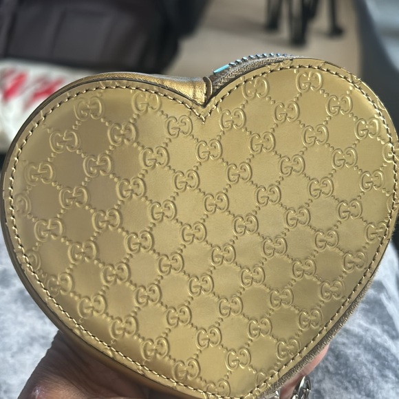 AUTHENTIC 💯% Gucci Heart Shape Coin Purse with Dust Bag - Picture 3 of 14
